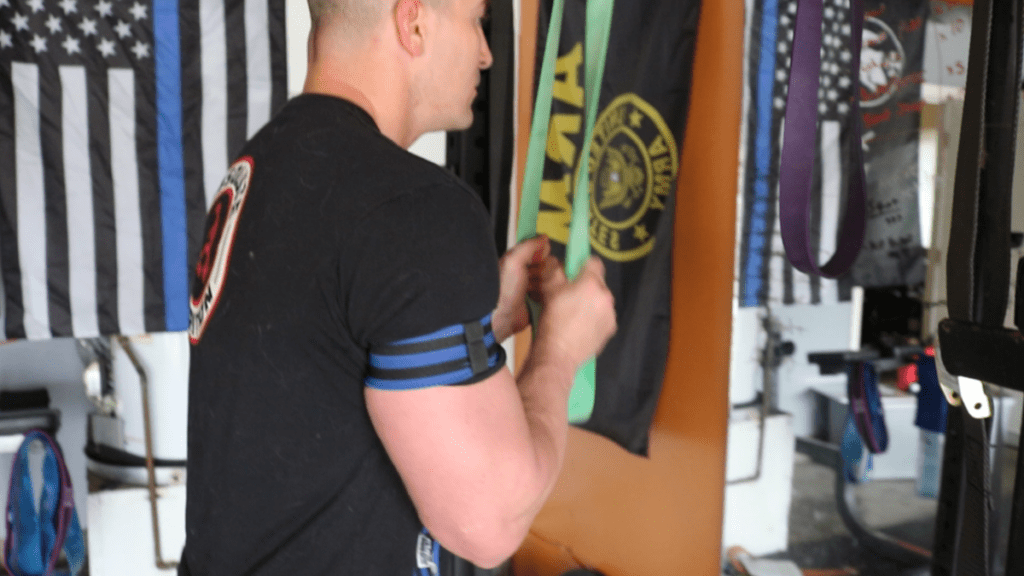 resistance bands build muscle from home